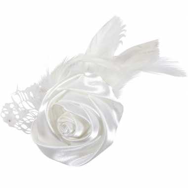 24x bruiloft/huwelijk corsages wit met roos en veren