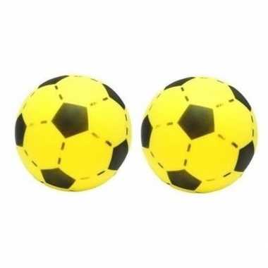 2x zachte voetbal geel gekleurd 20 cm