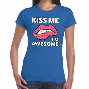 Toppers - kiss me i am awesome t-shirt blauw dames