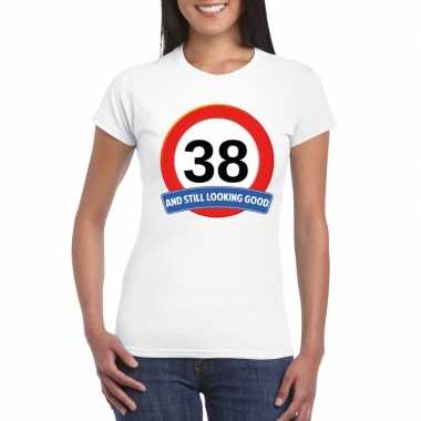 Verkeersbord 38 jaar t-shirt wit dames