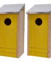 2x houten vogelhuisjes nestkastjes gele voorzijde 26 cm trend