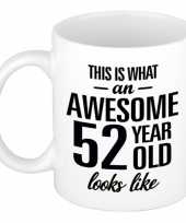 Awesome 52 year cadeau mok beker 300 ml trend
