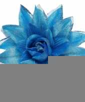 Blauwe haarbloem met glitters trend