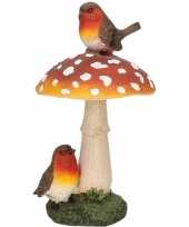 Decoratie huis tuin beeldje paddenstoel met roodborstjes 16 cm trend