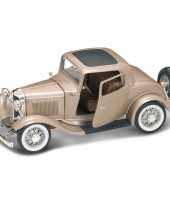 Modelauto ford coupe 1932 1 18 trend
