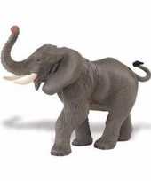 Plastic afrikaanse olifant 16 cm met gestrekte slurf trend