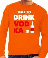 Time to drink vodka tekst sweater oranje voor heren trend
