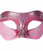 Venetiaans glitter oogmasker roze zilver trend