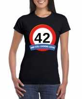 Verkeersbord 42 jaar t-shirt zwart dames trend